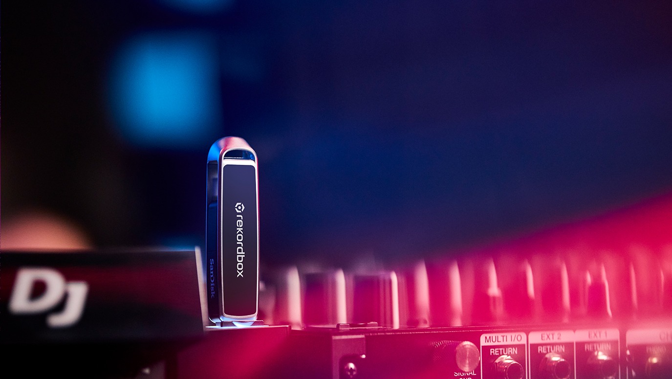 SanDisk DJ Flash Drive (Rekordbox): Kecepatan & Fleksibilitas untuk DJ Modern